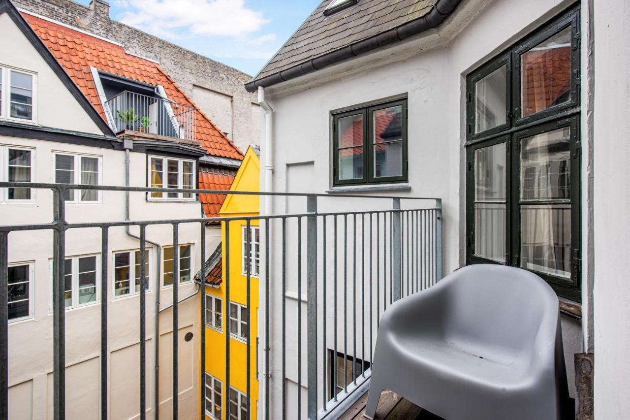 Sanders Regent - Chic Three-bedroom Near Square Apartment