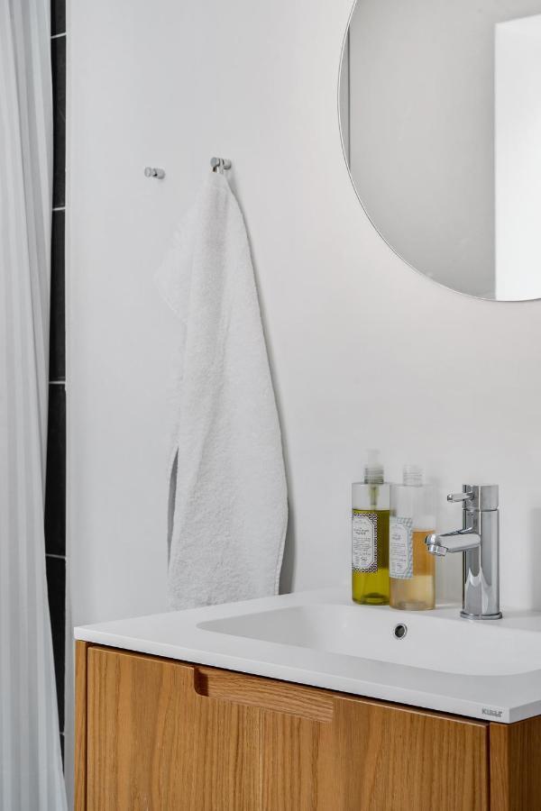 Sanders Regent - Chic Three-bedroom Near Square Apartment