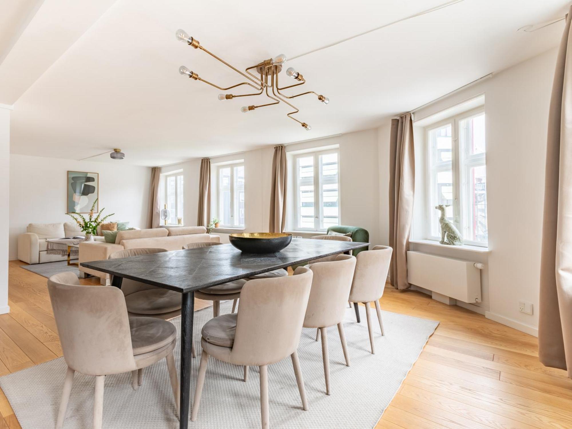 Sanders Regent - Chic Three-bedroom Near Square Apartment Kopenhagen